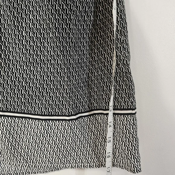 Ava Christine V Neck Tank Top! - Picture 5 of 5